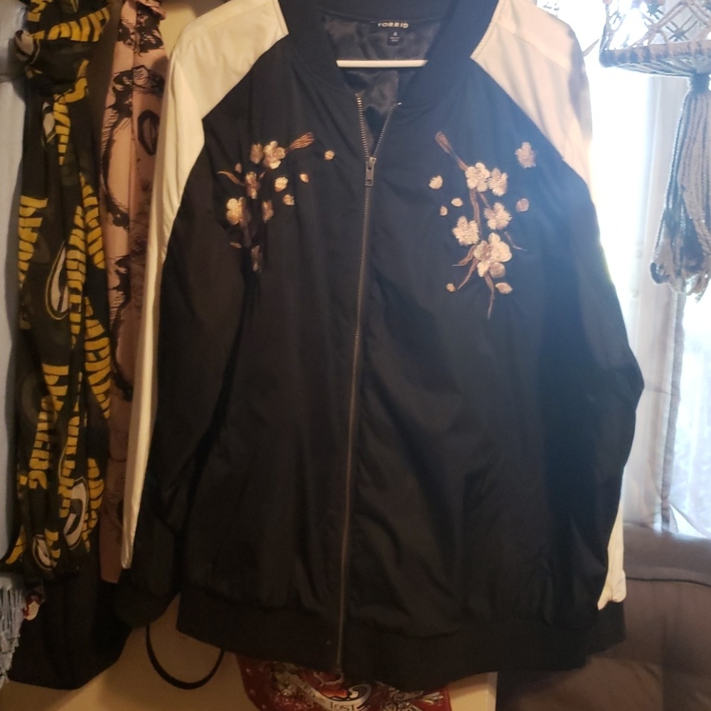 Black/white skull bomber jacket